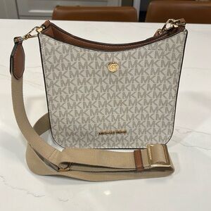 Michael Kors crossbody monogram